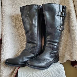 black knee boots US size 9, zip up inside